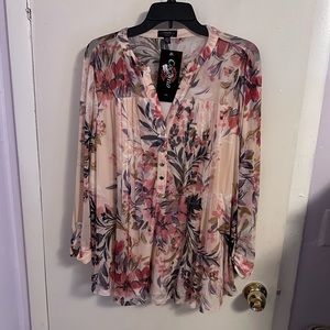 Stunning Kokomo women, blouse, pink with flowers. Size 2X.